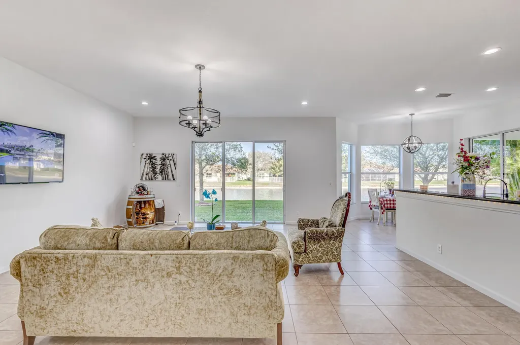 118 Palm Beach Plantation Boulevard Royal Palm Beach FL 33411