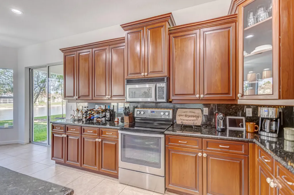 118 Palm Beach Plantation Boulevard Royal Palm Beach FL 33411