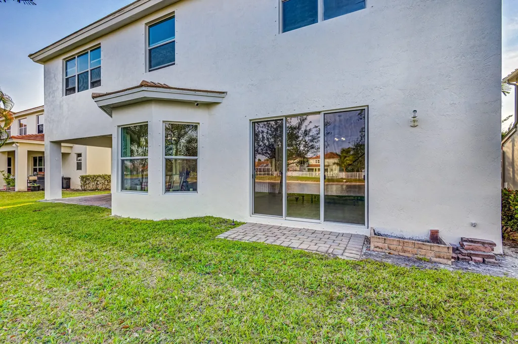 118 Palm Beach Plantation Boulevard Royal Palm Beach FL 33411