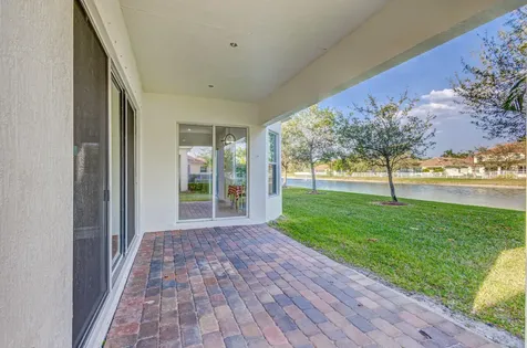 118 Palm Beach Plantation Boulevard Royal Palm Beach FL 33411