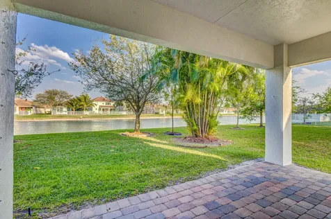 118 Palm Beach Plantation Boulevard Royal Palm Beach FL 33411