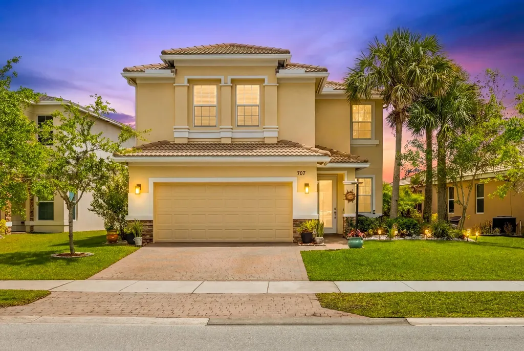 707 NW Leonardo Circle Port St Lucie FL 34986
