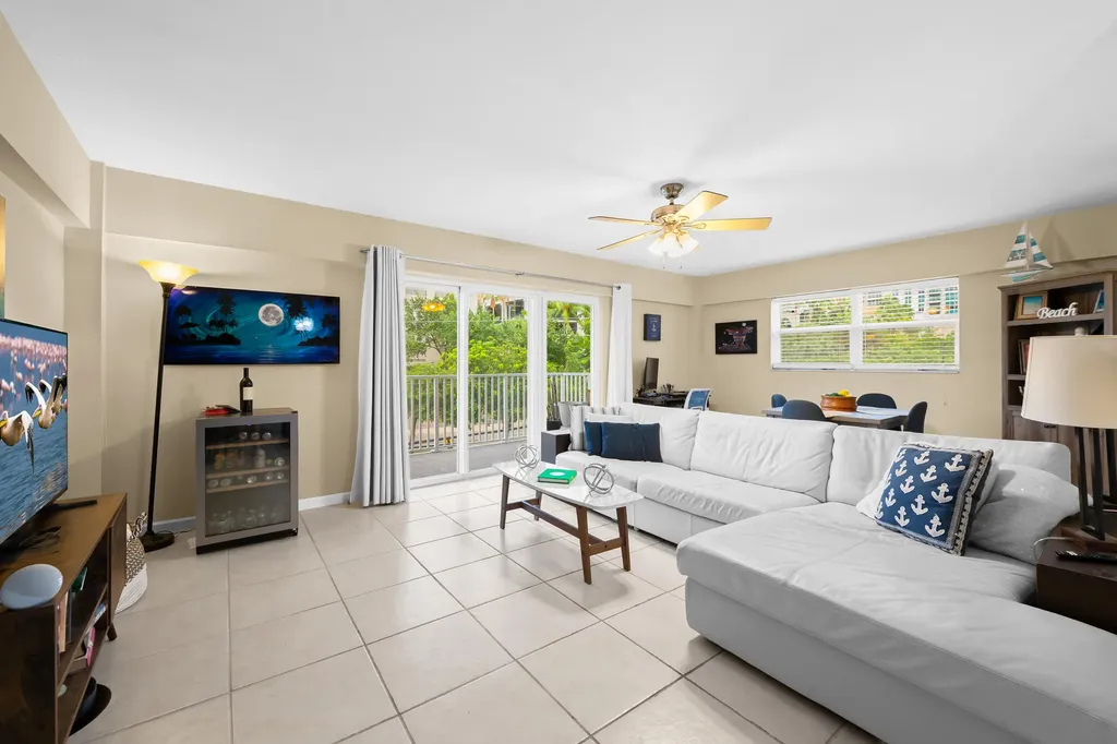 95 N Birch Road Fort Lauderdale FL 33304