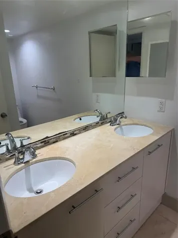 19428 NE 26th Avenue Miami FL 33180