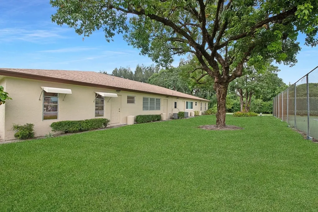 5220 Nesting Way Delray Beach FL 33484