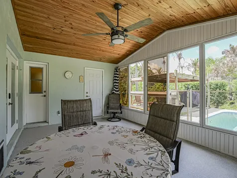 595 45th Court Vero Beach FL 32968