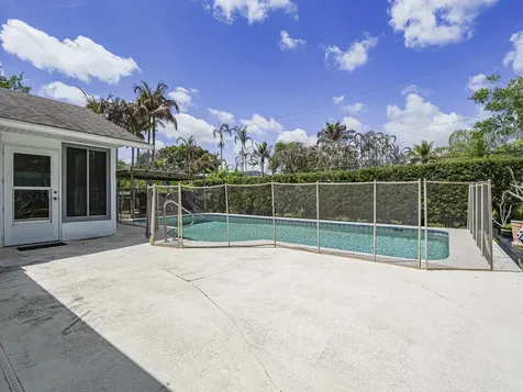 595 45th Court Vero Beach FL 32968