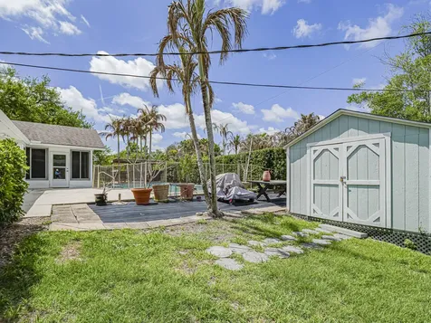 595 45th Court Vero Beach FL 32968