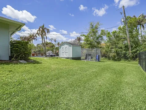 595 45th Court Vero Beach FL 32968