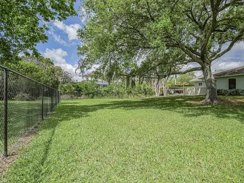 595 45th Court Vero Beach FL 32968