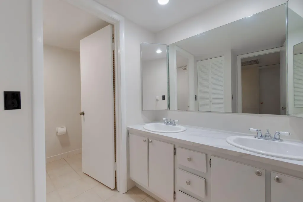 393 Lake Arbor Drive Palm Springs FL 33461