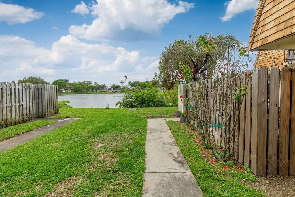 393 Lake Arbor Drive Palm Springs FL 33461
