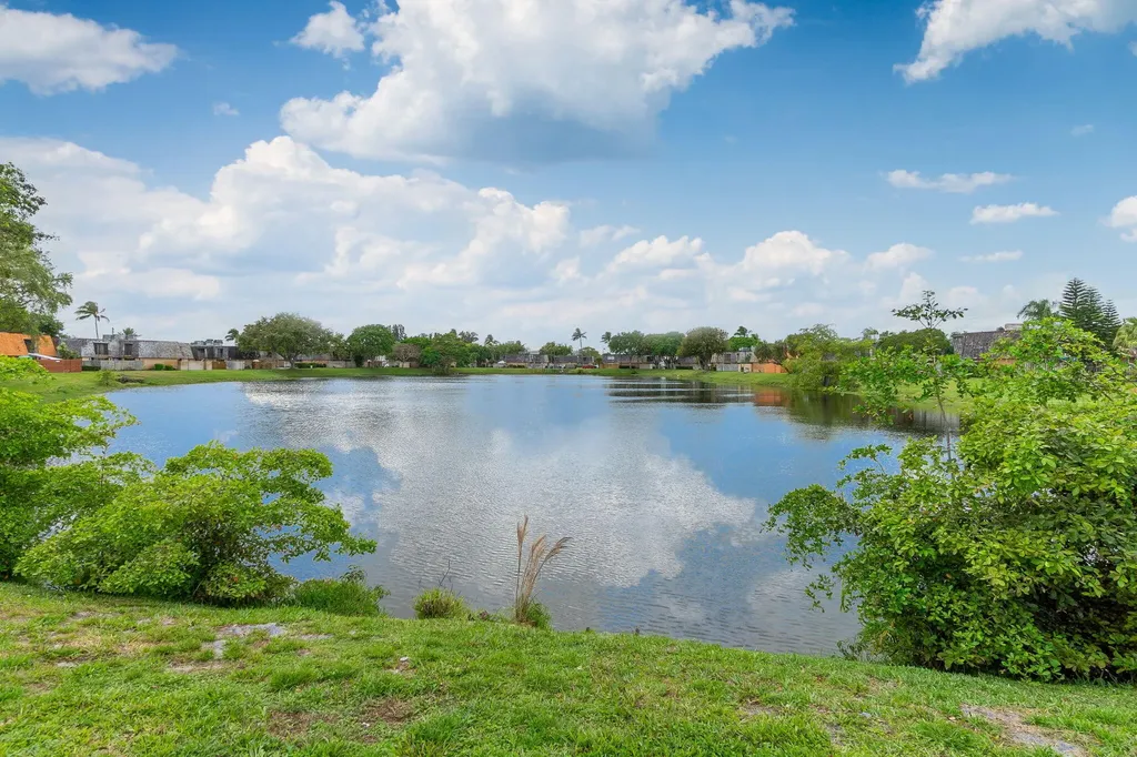 393 Lake Arbor Drive Palm Springs FL 33461