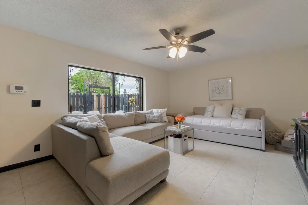 393 Lake Arbor Drive Palm Springs FL 33461