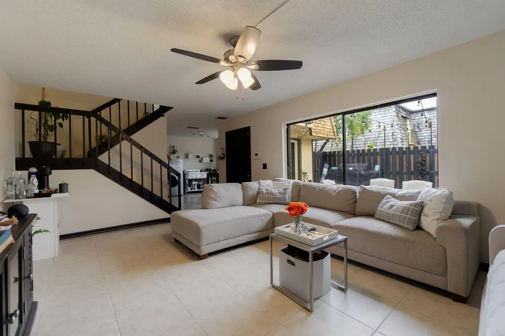 393 Lake Arbor Drive Palm Springs FL 33461