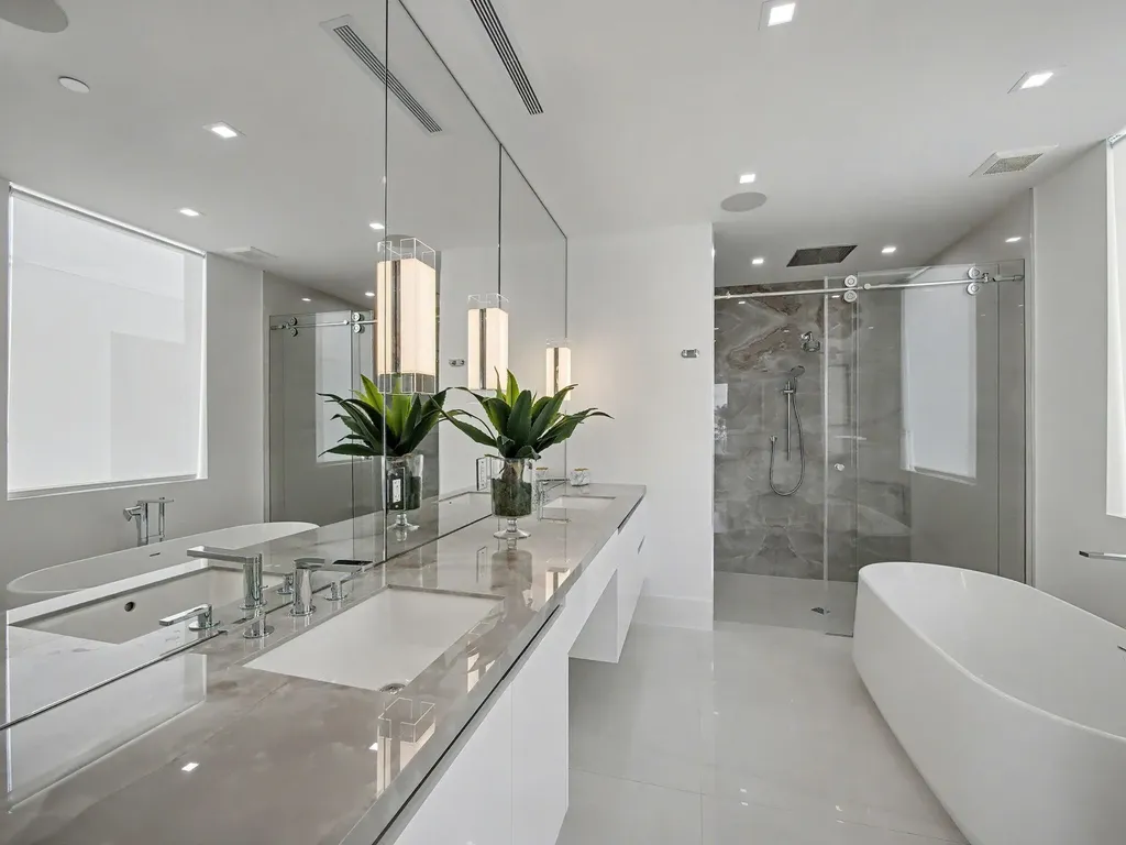 1070 Del Harbour Drive Delray Beach FL 33483