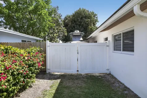 976 SW 11th Street Boca Raton FL 33486