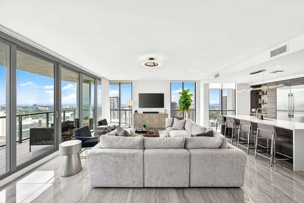 100 E Las Olas Boulevard Fort Lauderdale FL 33301