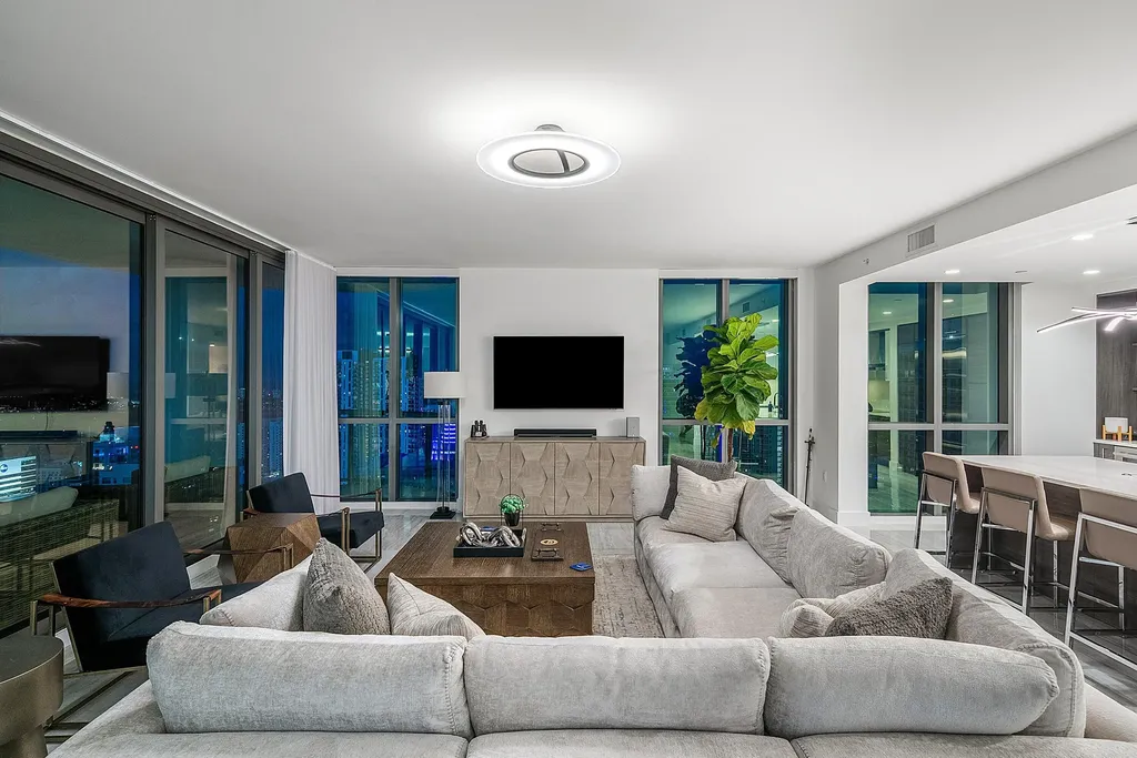 100 E Las Olas Boulevard Fort Lauderdale FL 33301