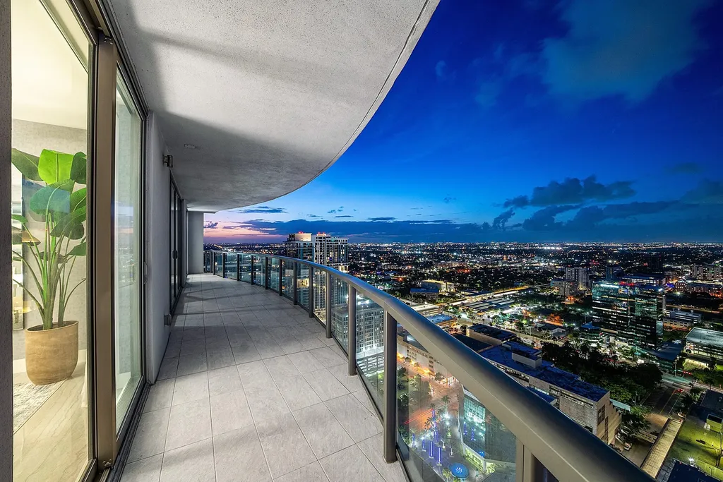 100 E Las Olas Boulevard Fort Lauderdale FL 33301