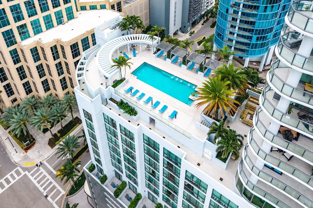 100 E Las Olas Boulevard Fort Lauderdale FL 33301