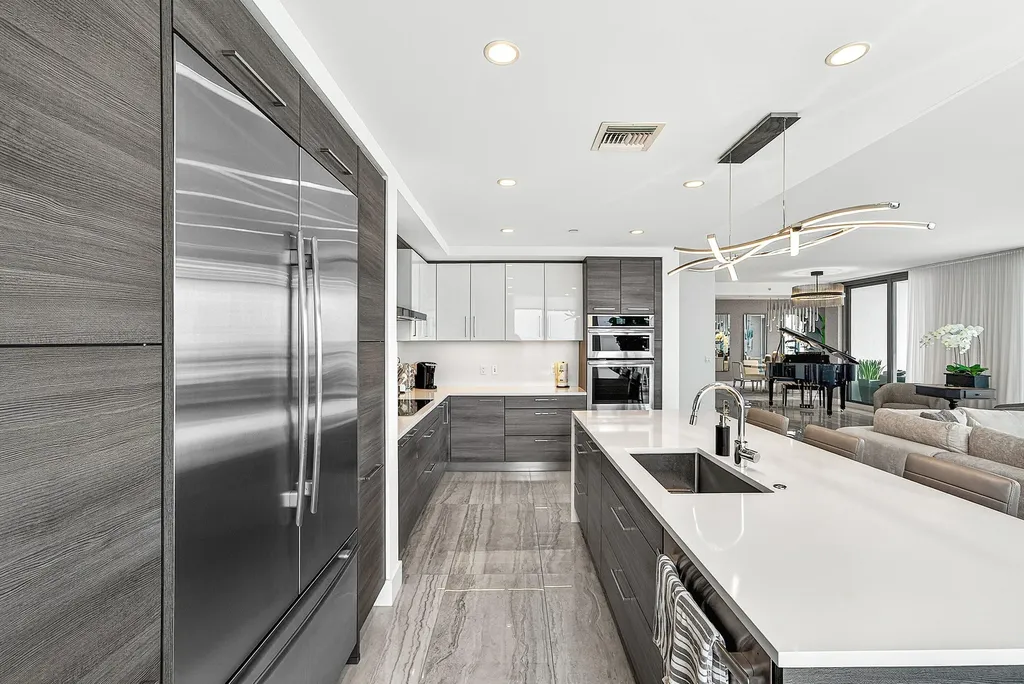 100 E Las Olas Boulevard Fort Lauderdale FL 33301