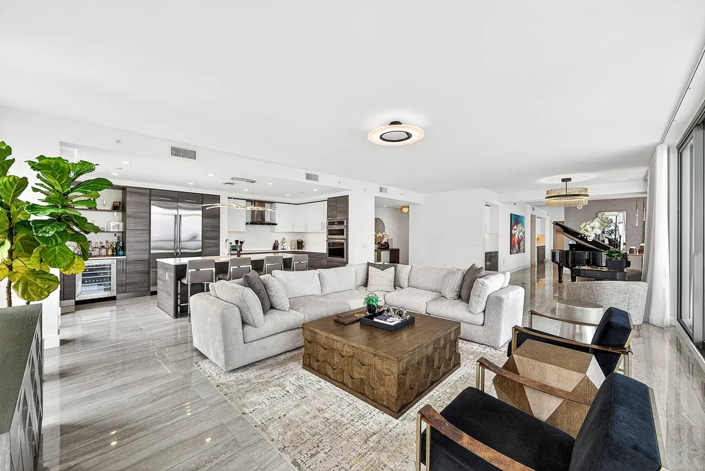100 E Las Olas Boulevard Fort Lauderdale FL 33301