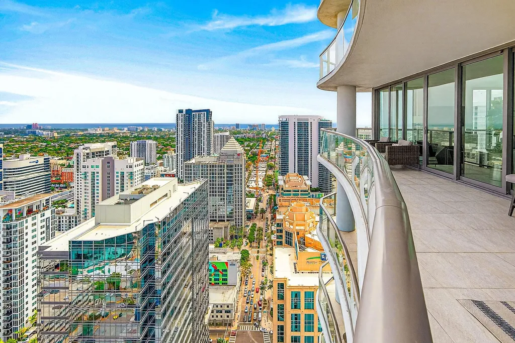 100 E Las Olas Boulevard Fort Lauderdale FL 33301