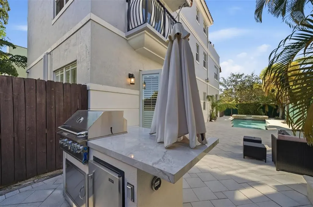 2515 NE 18th Street Fort Lauderdale FL 33305
