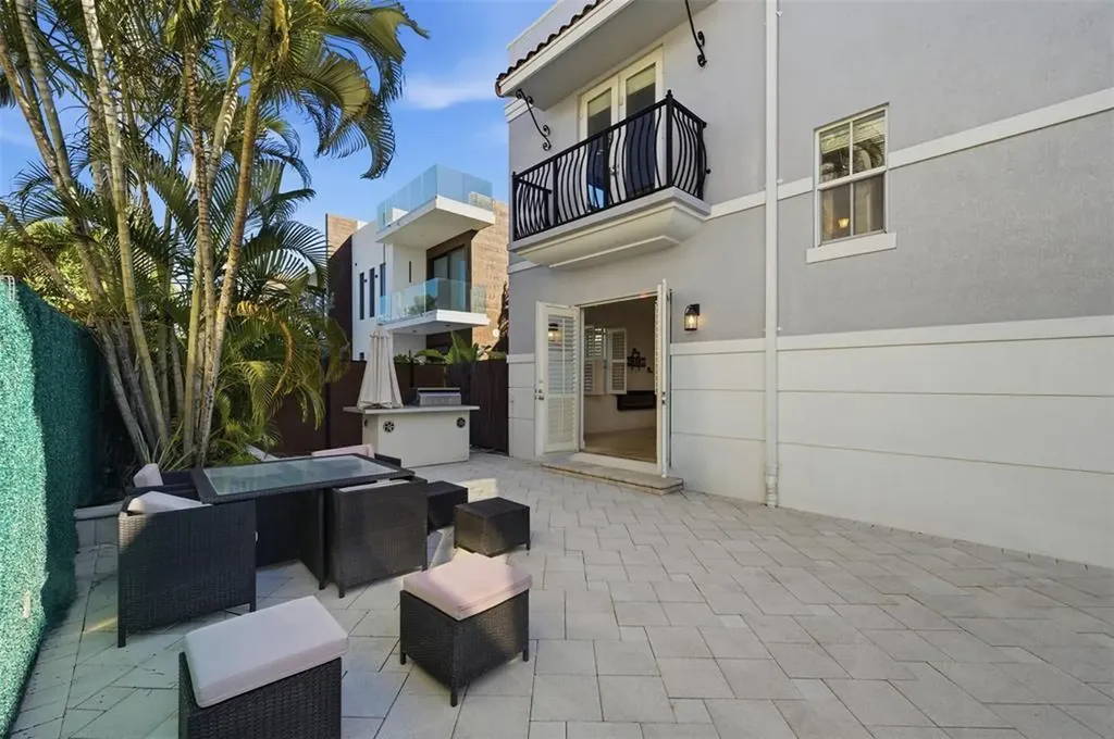 2515 NE 18th Street Fort Lauderdale FL 33305