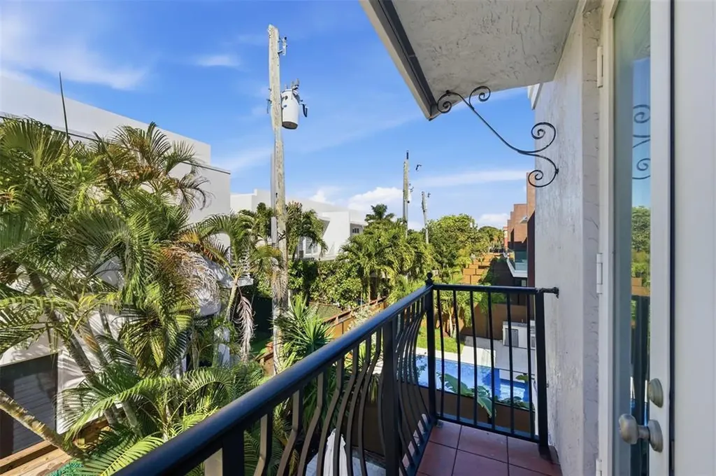 2515 NE 18th Street Fort Lauderdale FL 33305