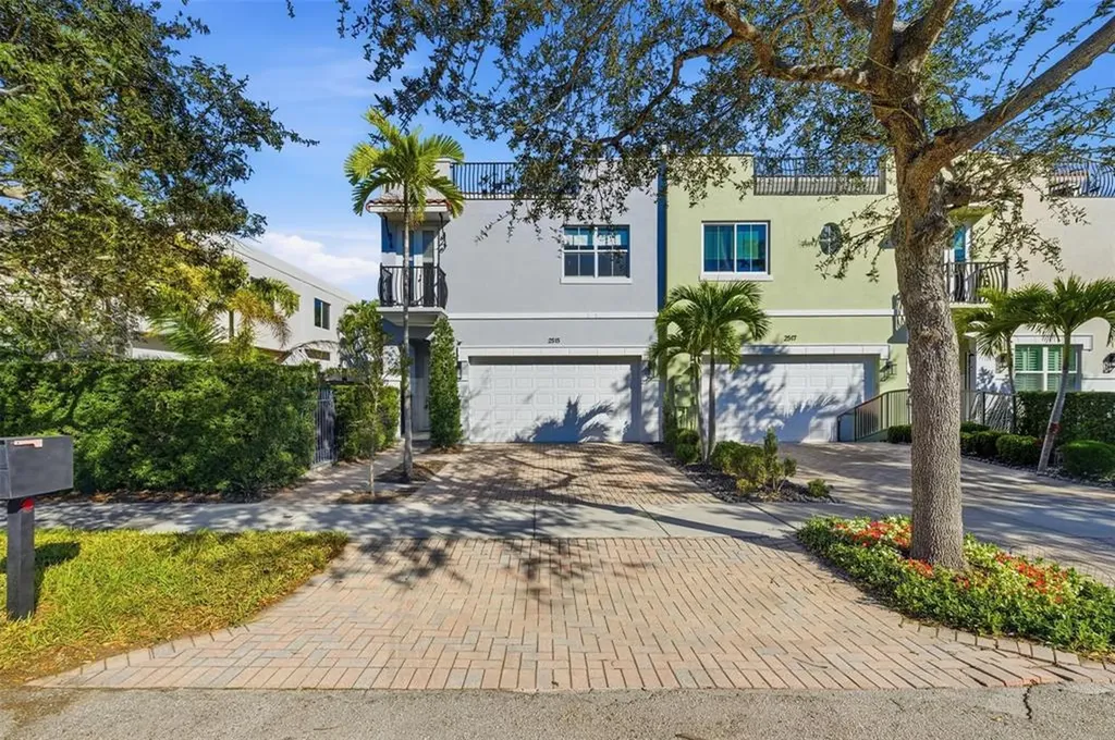 2515 NE 18th Street Fort Lauderdale FL 33305