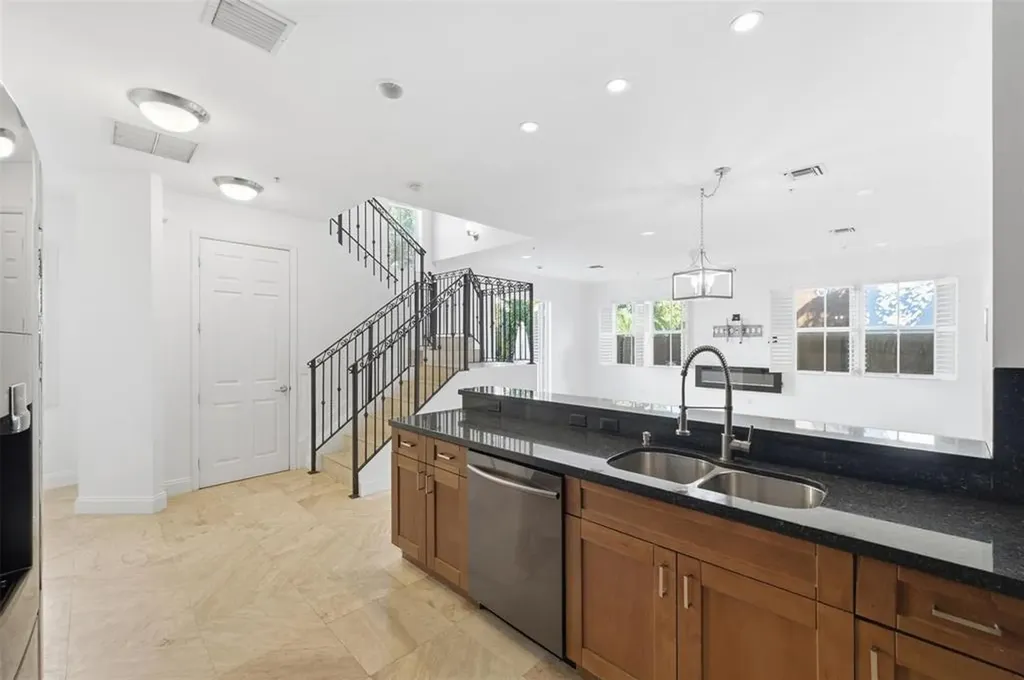 2515 NE 18th Street Fort Lauderdale FL 33305
