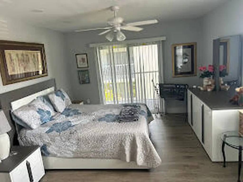 87 Piedmont B Delray Beach FL 33484