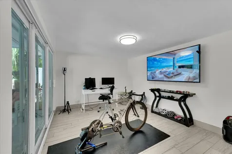 2633 NE 3rd Avenue Wilton Manors FL 33334