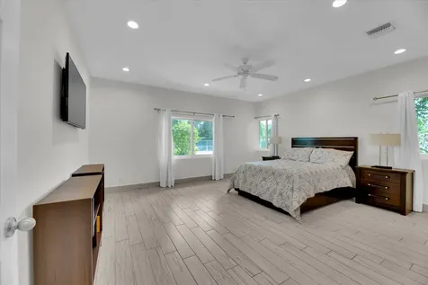 2633 NE 3rd Avenue Wilton Manors FL 33334
