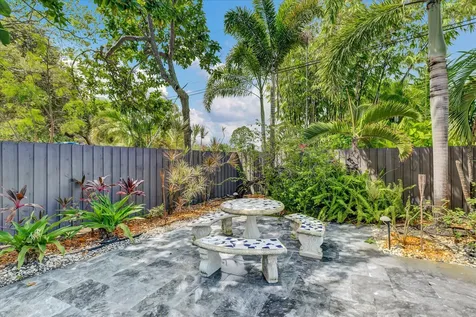 2633 NE 3rd Avenue Wilton Manors FL 33334