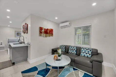 2633 NE 3rd Avenue Wilton Manors FL 33334