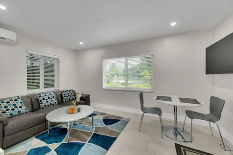 2633 NE 3rd Avenue Wilton Manors FL 33334
