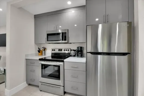 2633 NE 3rd Avenue Wilton Manors FL 33334
