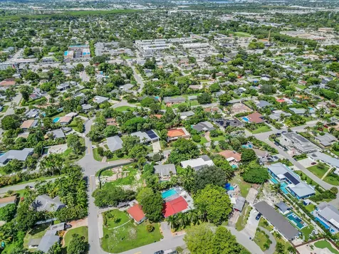 2633 NE 3rd Avenue Wilton Manors FL 33334