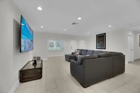 2633 NE 3rd Avenue Wilton Manors FL 33334