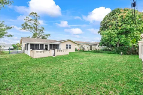 9804 NW 70th Street Tamarac FL 33321