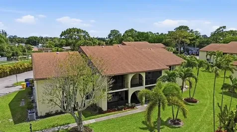 3561 Tall Pine Way Greenacres FL 33463