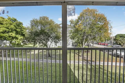 1401 SW 128th Terrace Pembroke Pines FL 33027