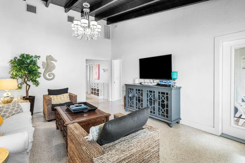 342 NE 7th Avenue Delray Beach FL 33483