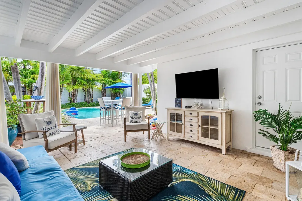 342 NE 7th Avenue Delray Beach FL 33483