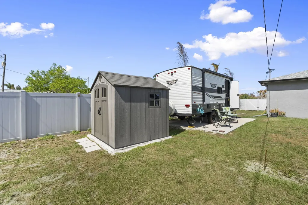 2118 SE Genoa Street Port St Lucie FL 34952