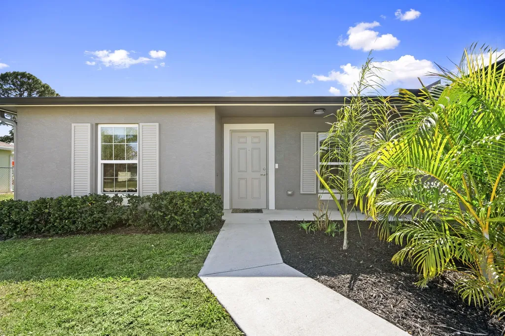 2118 SE Genoa Street Port St Lucie FL 34952