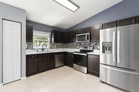 2118 SE Genoa Street Port St Lucie FL 34952